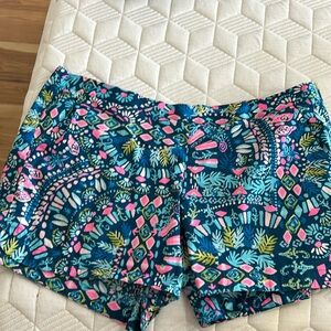 Super cute EUC Lilly Pulitzer Shorts - XL, elastic waist